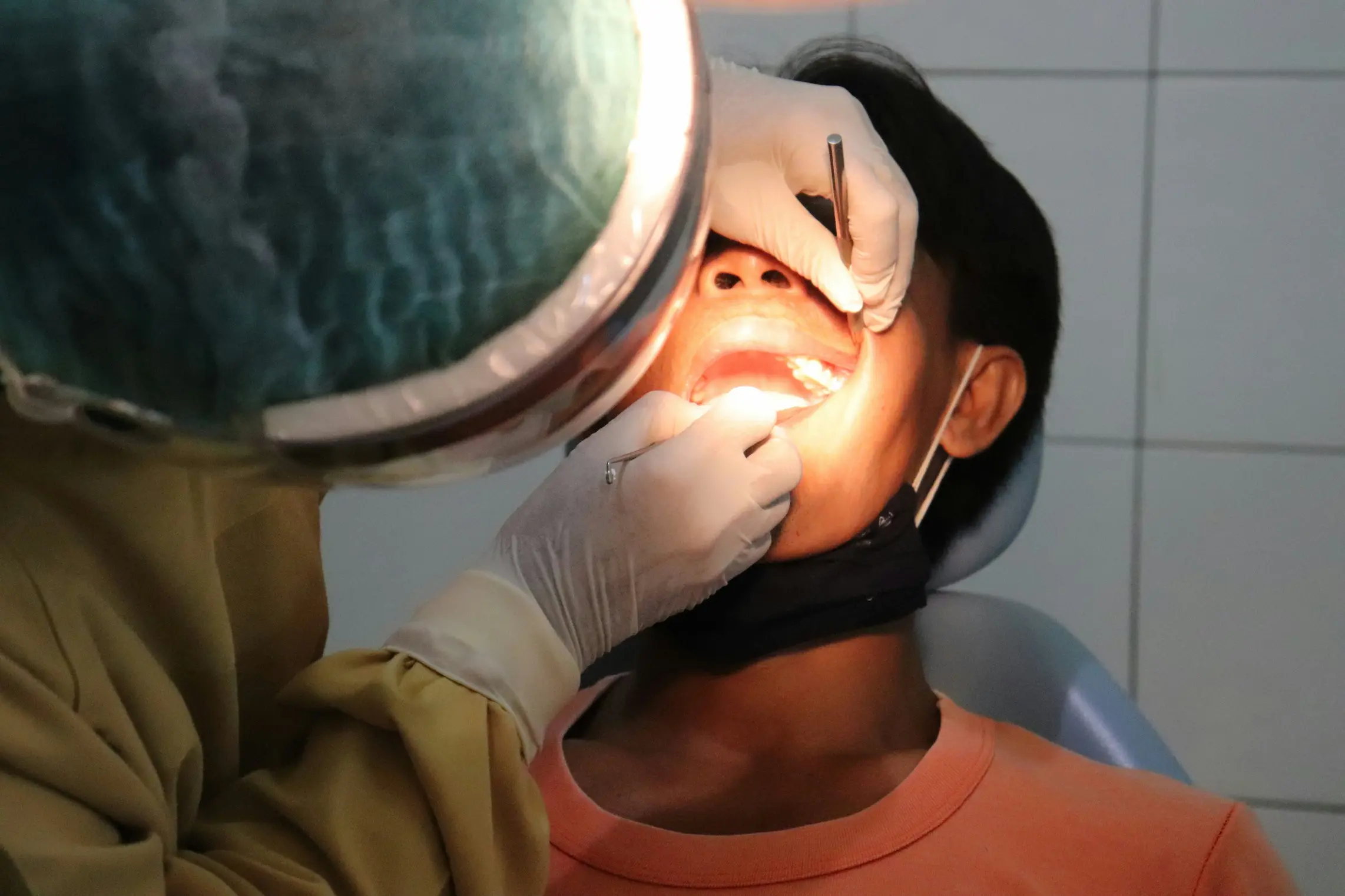 Paciente em atendimento com dentista